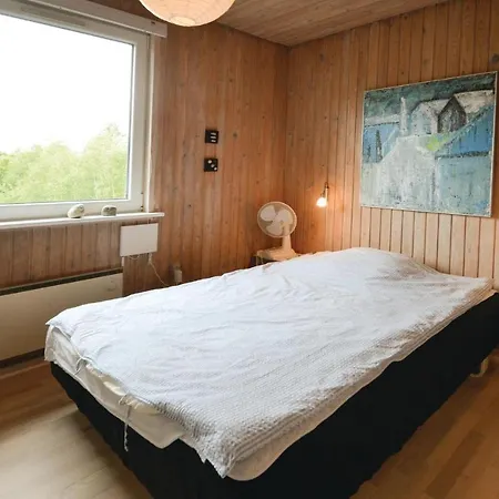Three-bedroom Holiday In Thyholm